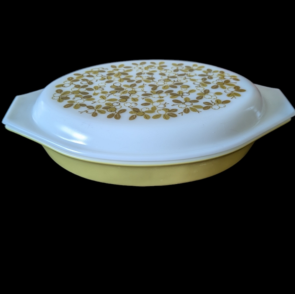 Vintage PYREX Casserole Dish